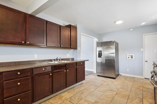 1677 Genessee Avenue, Columbus, OH 43211