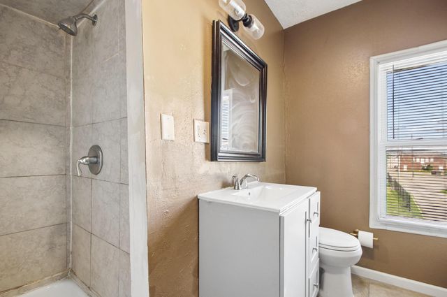 1677 Genessee Avenue, Columbus, OH 43211