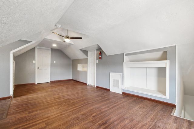 1677 Genessee Avenue, Columbus, OH 43211
