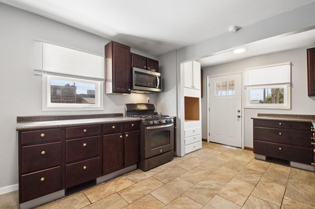 1677 Genessee Avenue, Columbus, OH 43211