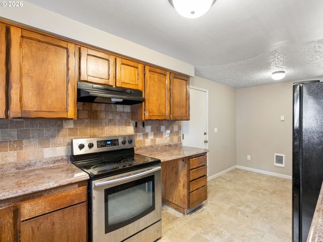 13422 Se MCGILLIVRAY Blvd, Vancouver, WA 98683