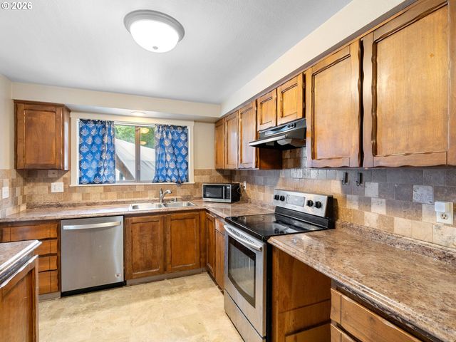 13422 Se MCGILLIVRAY Blvd, Vancouver, WA 98683