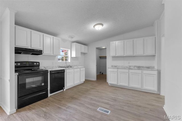 37 Kyle Drive, Benton, MO 63736