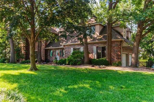 4900 Whitney Drive, Independence, MO 64055