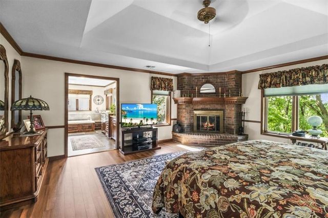 4900 Whitney Drive, Independence, MO 64055