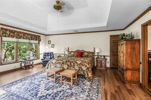 4900 Whitney Drive, Independence, MO 64055