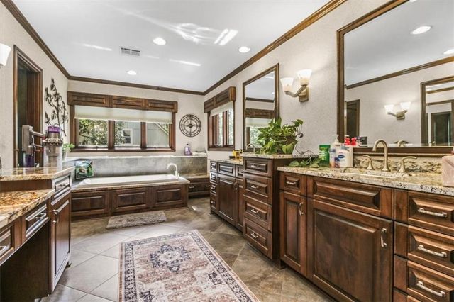 4900 Whitney Drive, Independence, MO 64055