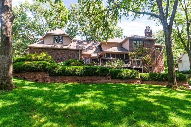 4900 Whitney Drive, Independence, MO 64055