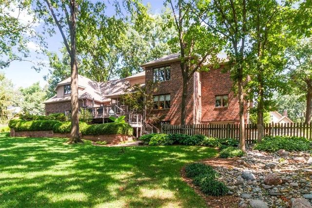 4900 Whitney Drive, Independence, MO 64055