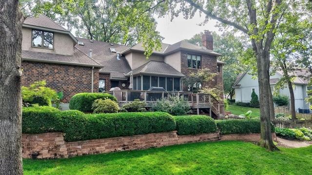 4900 Whitney Drive, Independence, MO 64055