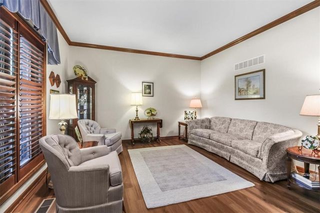 4900 Whitney Drive, Independence, MO 64055