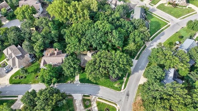 4900 Whitney Drive, Independence, MO 64055
