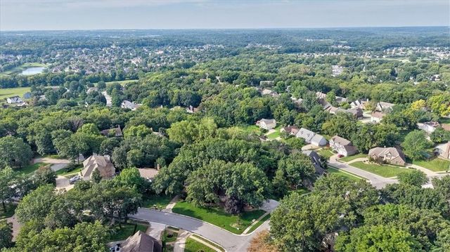 4900 Whitney Drive, Independence, MO 64055