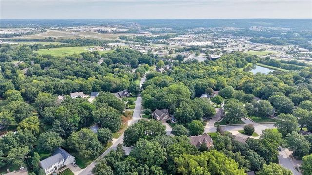 4900 Whitney Drive, Independence, MO 64055