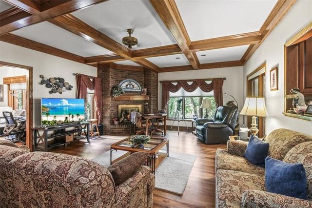 4900 Whitney Drive, Independence, MO 64055
