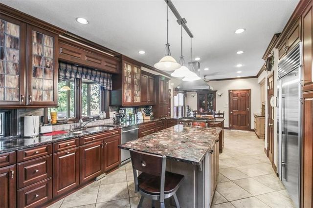 4900 Whitney Drive, Independence, MO 64055