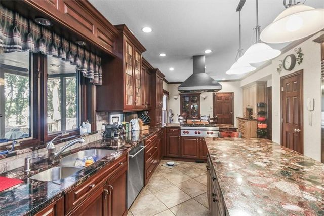 4900 Whitney Drive, Independence, MO 64055