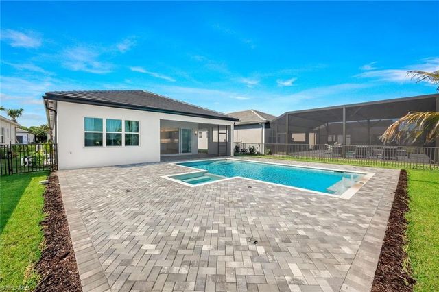 12243 Lotus AVE, Naples, FL 34120