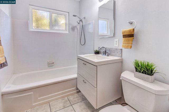 1162 Francine Ct, Concord, CA 94518