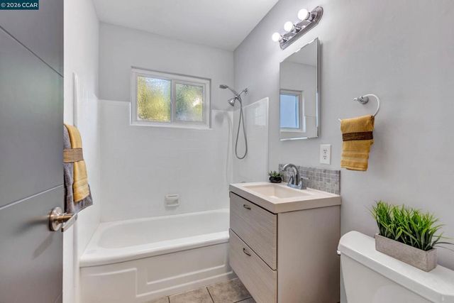 1162 Francine Ct, Concord, CA 94518