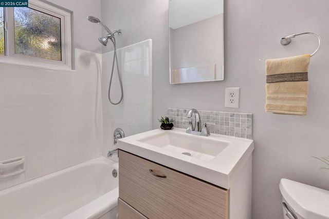 1162 Francine Ct, Concord, CA 94518