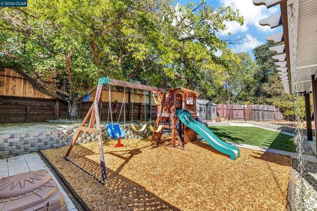 1162 Francine Ct, Concord, CA 94518