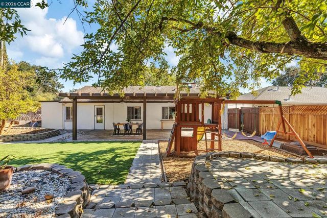 1162 Francine Ct, Concord, CA 94518