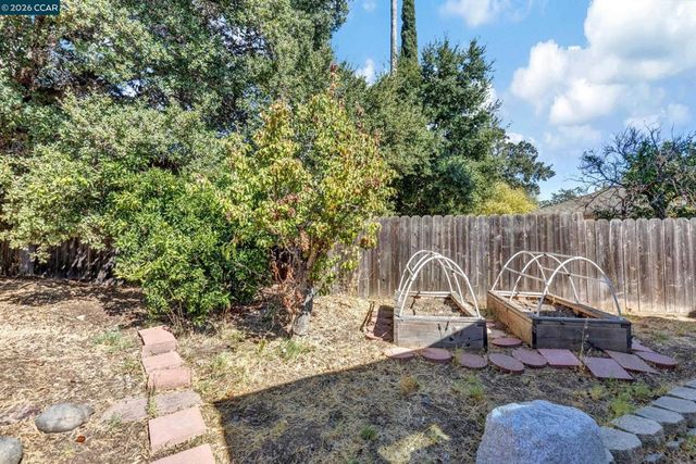 1162 Francine Ct, Concord, CA 94518