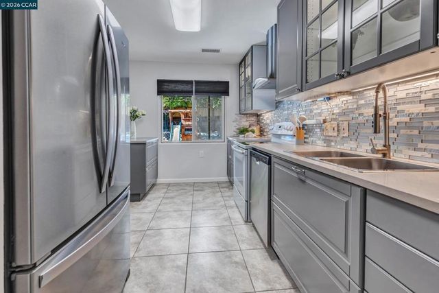 1162 Francine Ct, Concord, CA 94518
