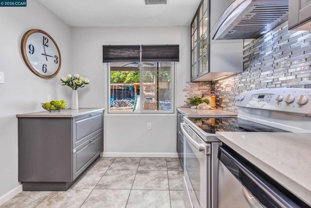 1162 Francine Ct, Concord, CA 94518