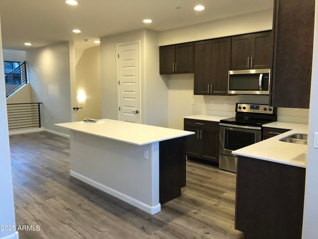 2090 S DORSEY Lane 1031, Tempe, AZ 85282