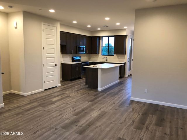 2090 S DORSEY Lane 1031, Tempe, AZ 85282