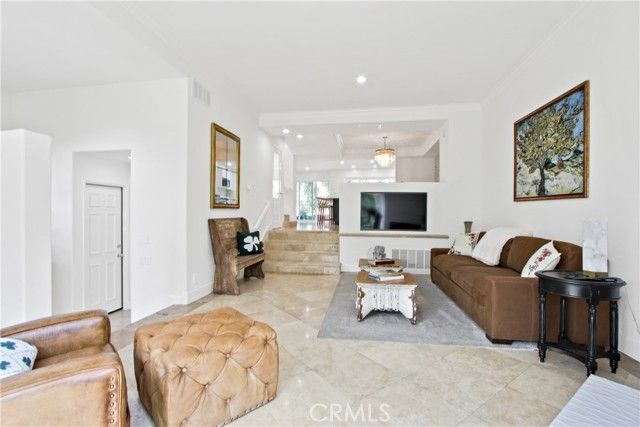 19355 Maidstone, Huntington Beach, CA 92648