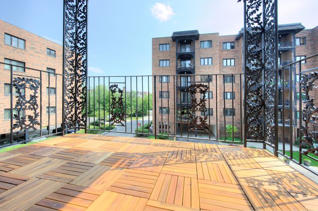 9396 Landings Lane 604, Des Plaines, IL 60016