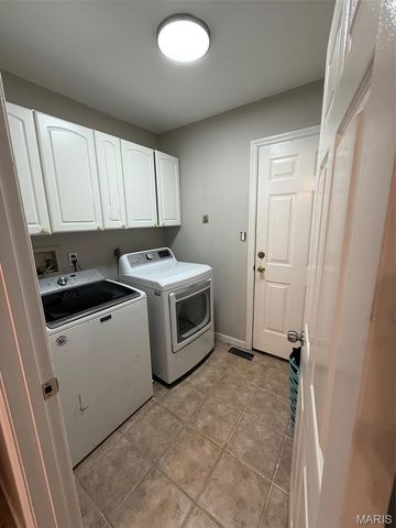 11917 Katiejo Court, Maryland Heights, MO 63043