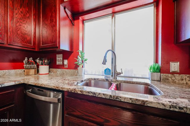 7045 E SWEETWATER Avenue, Scottsdale, AZ 85254