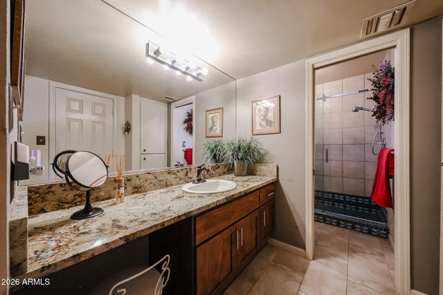 7045 E SWEETWATER Avenue, Scottsdale, AZ 85254