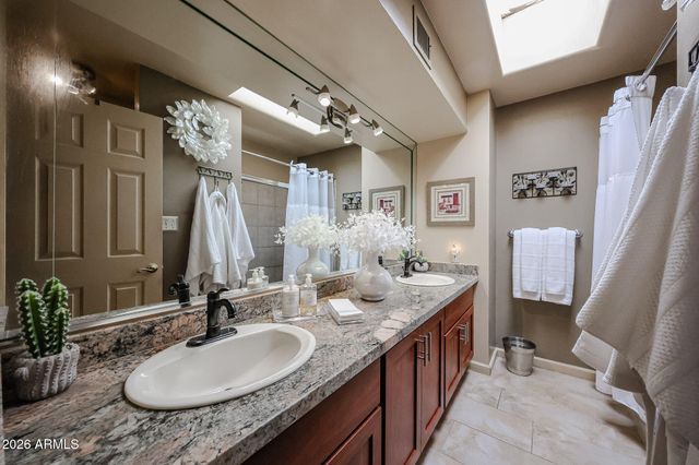 7045 E SWEETWATER Avenue, Scottsdale, AZ 85254