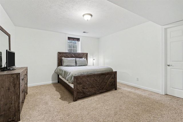 17 Longmeadow Lane, Niles, MI 49120