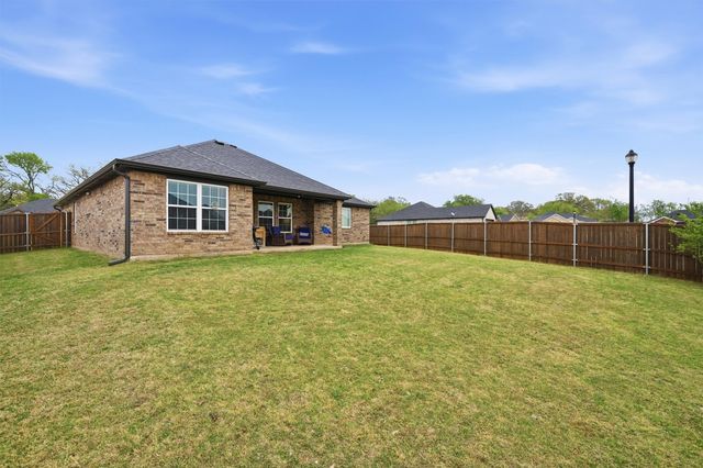 122 North Meadows, Pottsboro, TX 75076