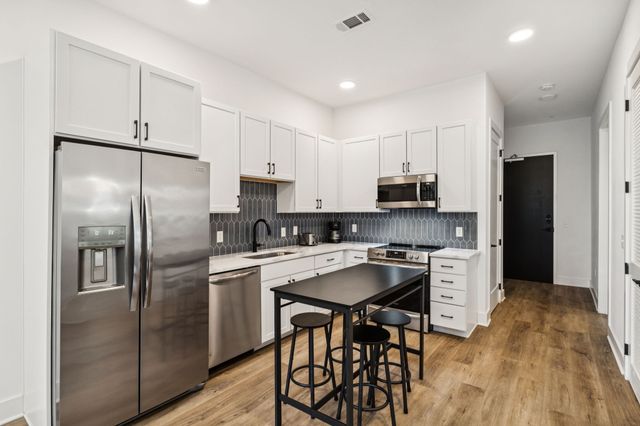 815 Main St Apt 103, Nashville, TN 37206