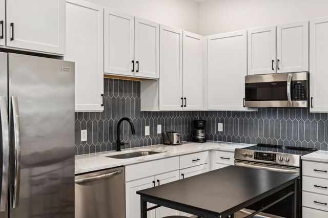 815 Main St Apt 103, Nashville, TN 37206