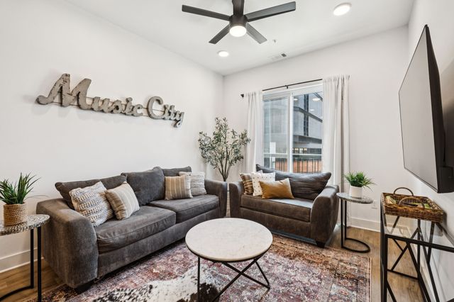 815 Main St Apt 103, Nashville, TN 37206