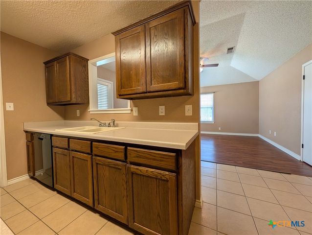 1644 W County Line Road, New Braunfels, TX 78130