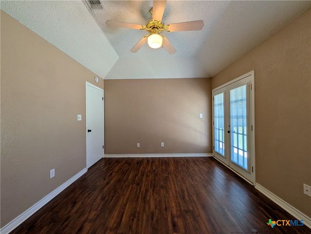 1644 W County Line Road, New Braunfels, TX 78130