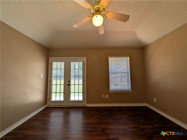 1644 W County Line Road, New Braunfels, TX 78130