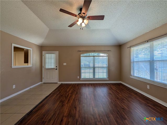 1644 W County Line Road, New Braunfels, TX 78130