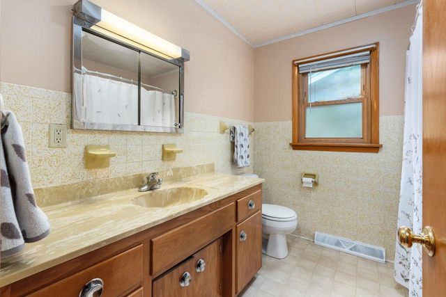 648 N Webb Avenue, Reedsburg, WI 53959