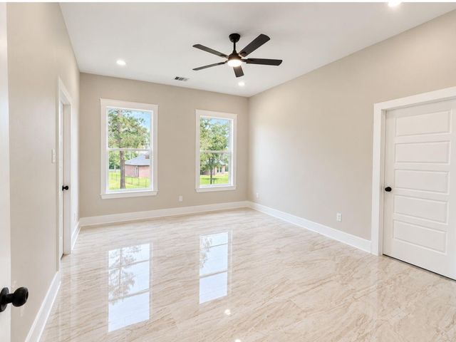 15200 Tosca Ln, Plantersville, TX 77364
