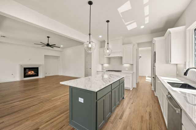 403 Kestrel Court, Aledo, TX 76008